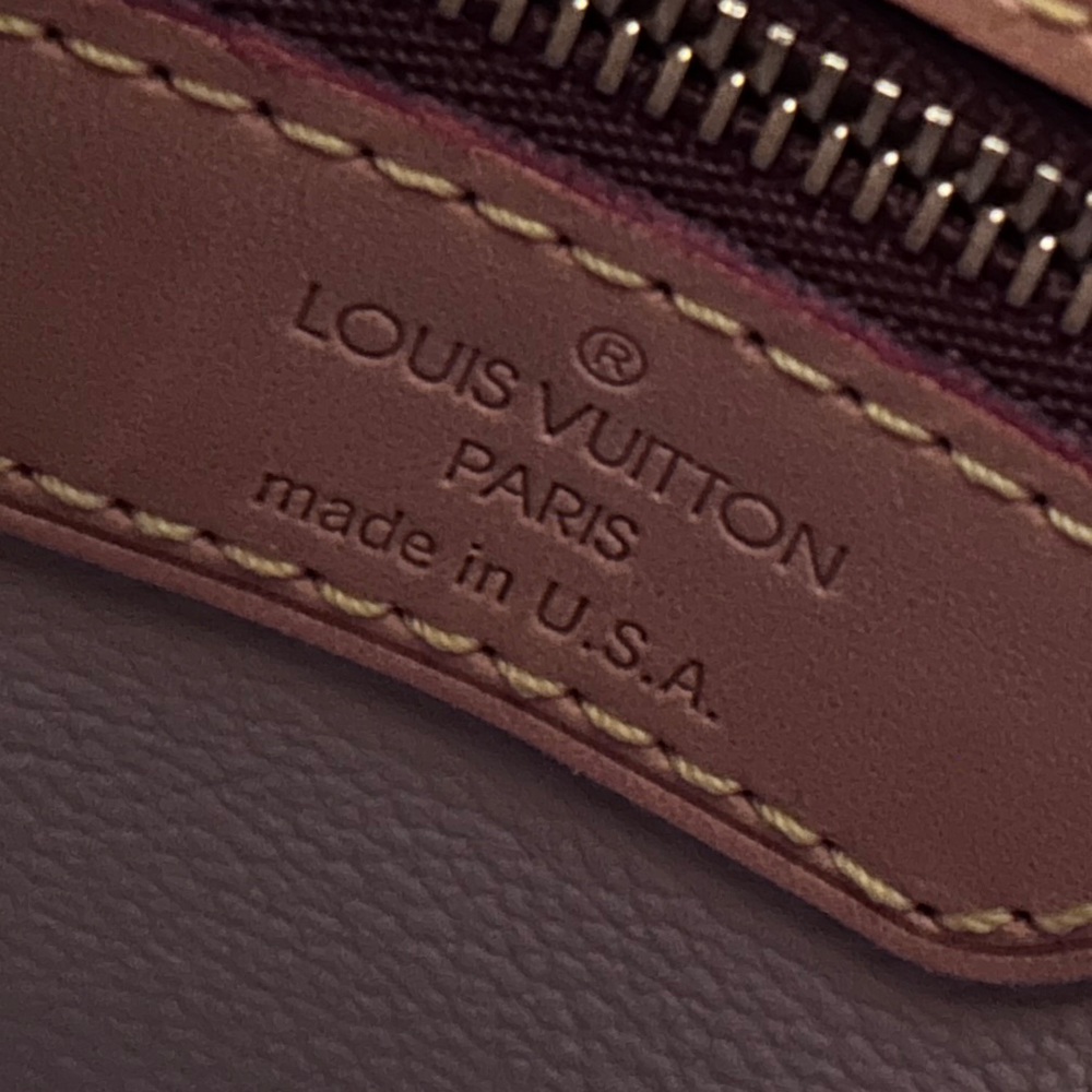 Louis Vuitton
Monogram Bucket Petit - Picture 5 of 13